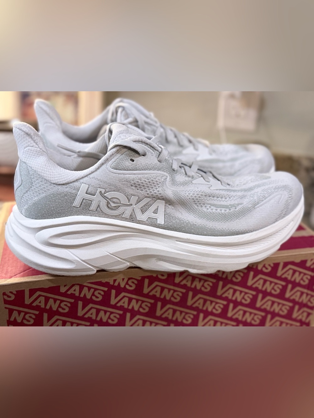 Hoka Clifton 10